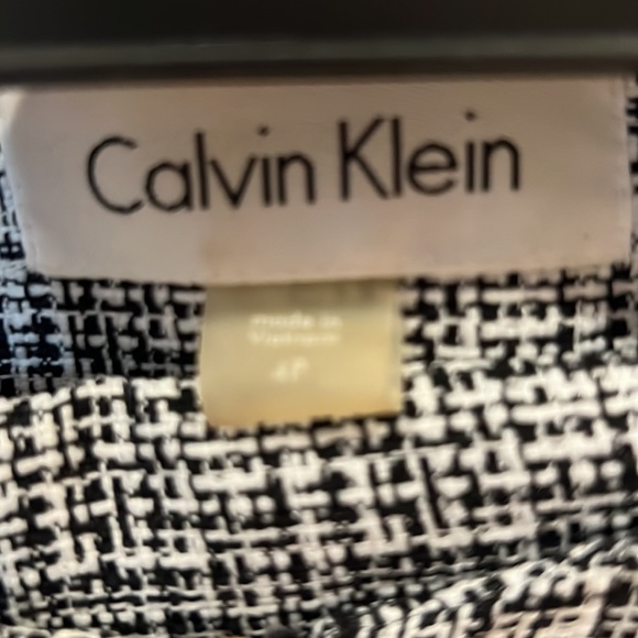 Calvin Klein suit sz 4P! - Picture 2 of 3